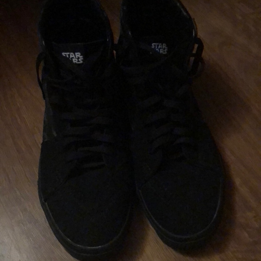 Star Wars sk8 hi vans size 12 9/10 condition